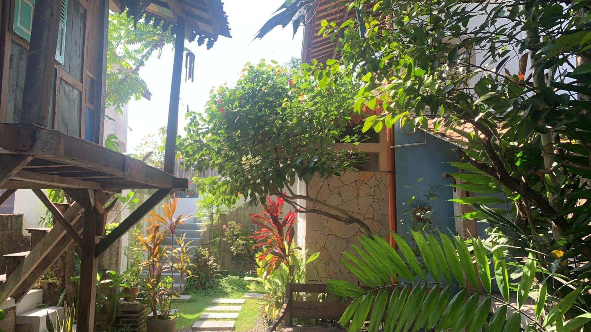 Nextdoor Homestay Yogyakarta Exterior photo